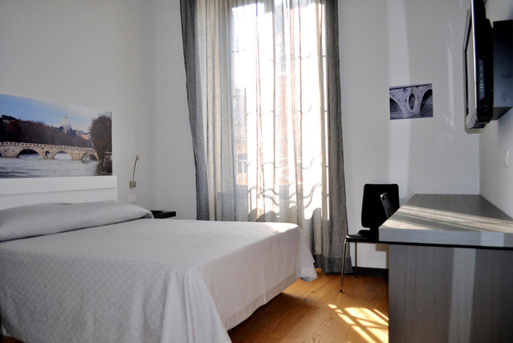 Finestra Su Trastevere - Guest House Rome Buitenkant foto