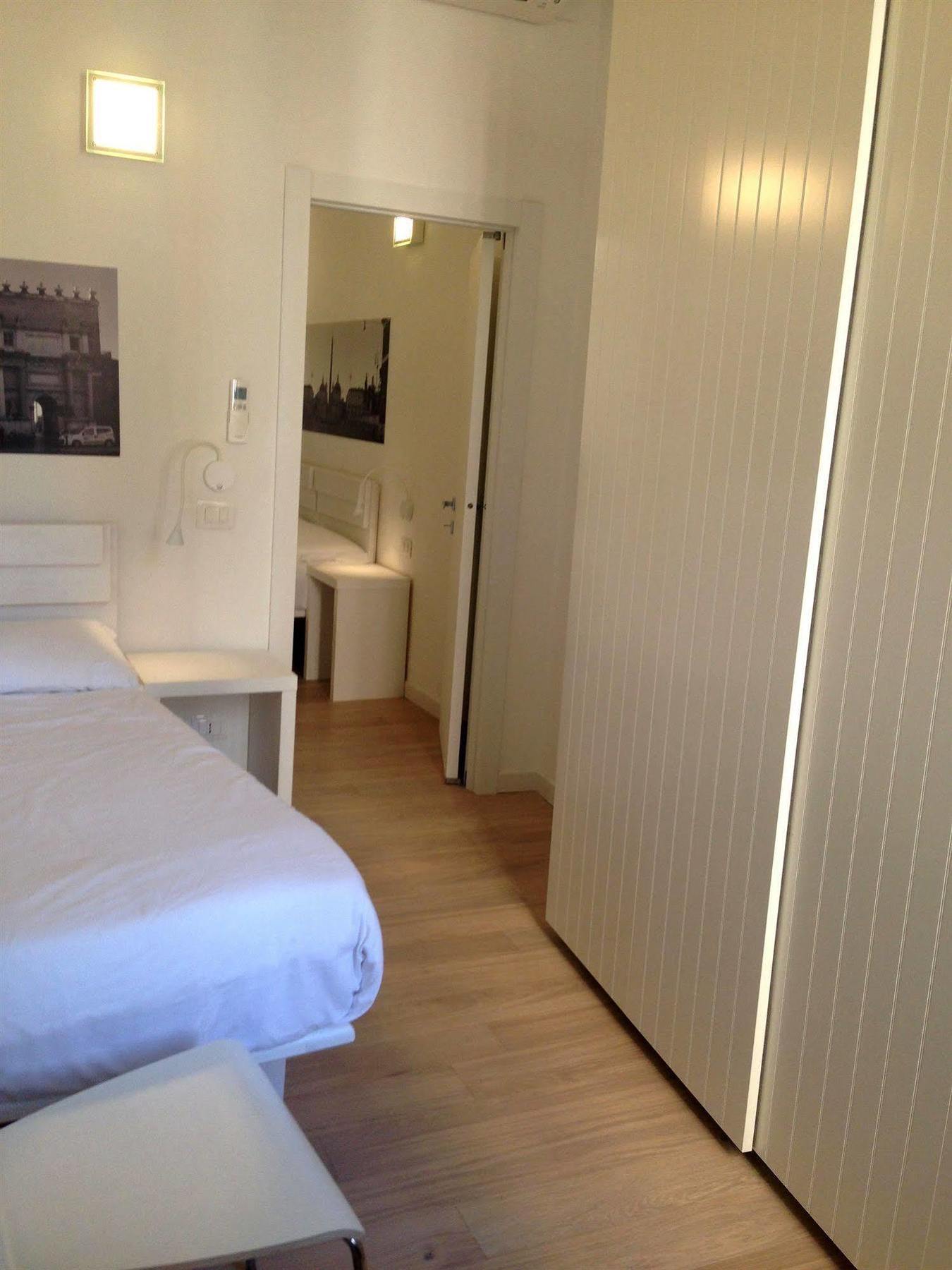 Finestra Su Trastevere - Guest House Rome Buitenkant foto